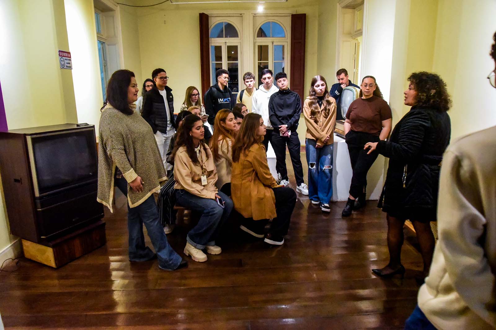 Orquestra no MON, exposição de Barrão e visitas guiadas são destaques da agenda cultural