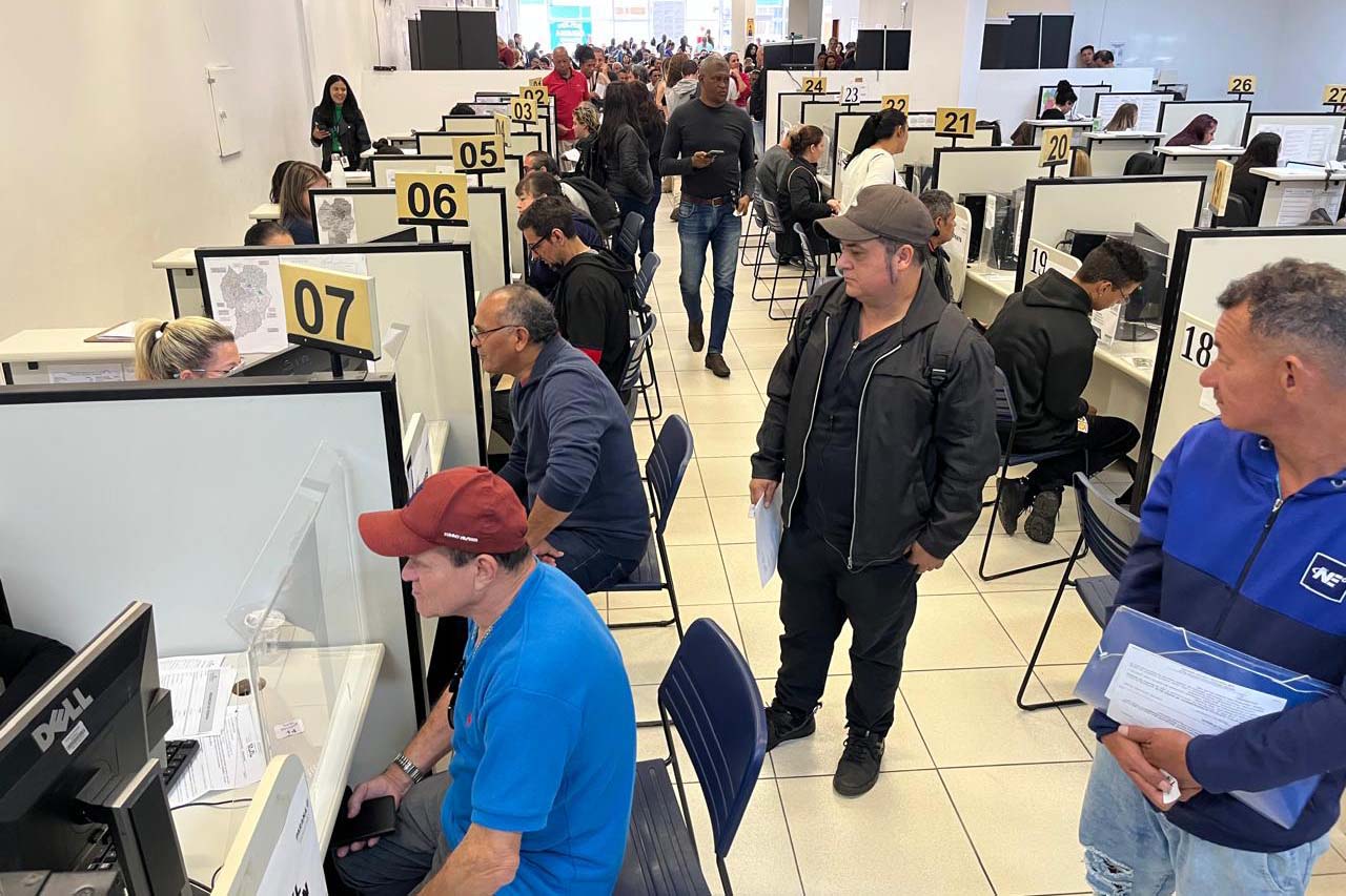 Contratações de trabalhadores com 50 anos ou mais crescem 17% no Paraná em 2025