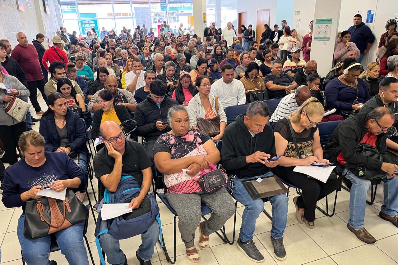 Contratações de trabalhadores com 50 anos ou mais crescem 17% no Paraná em 2025