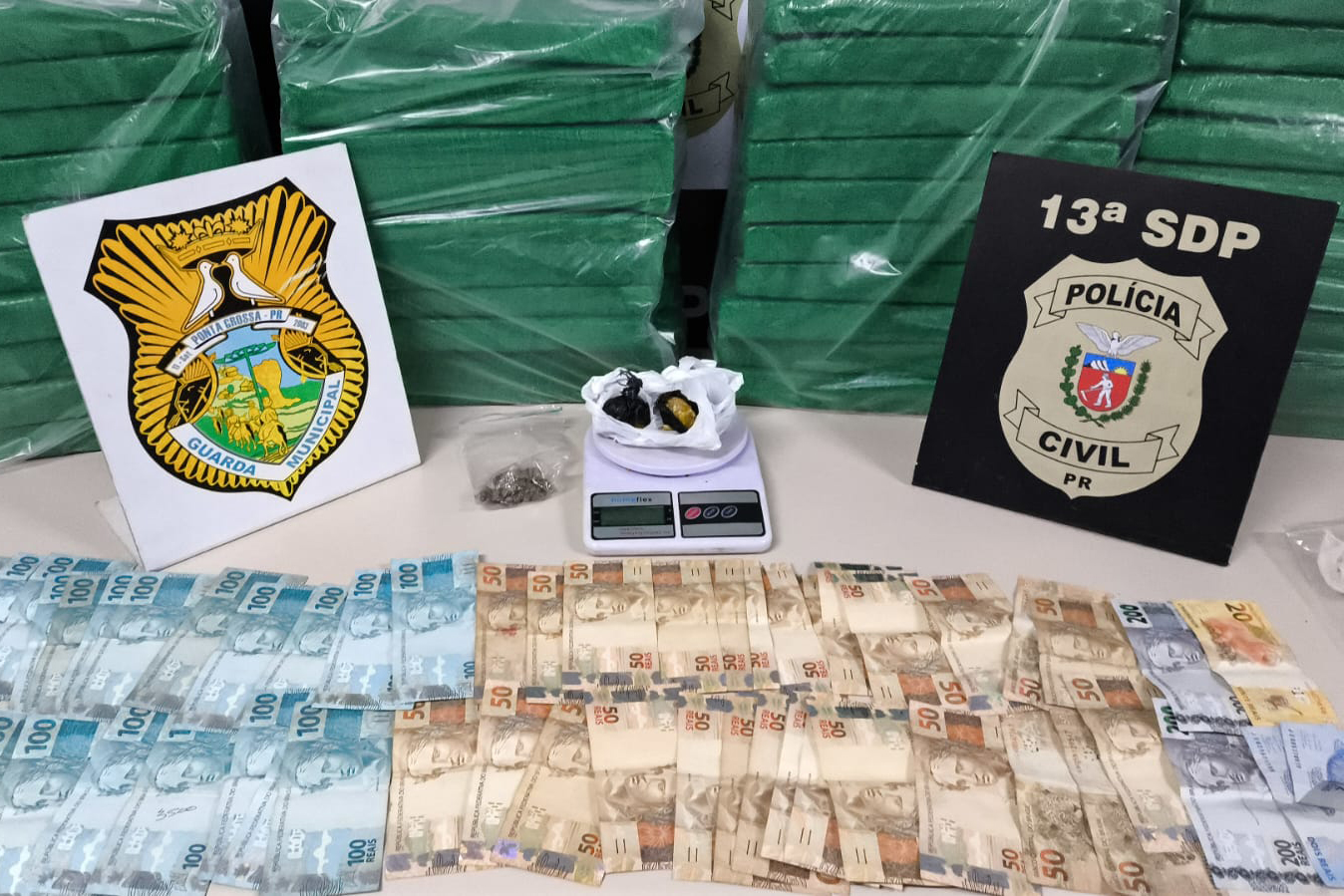 PCPR e GCM prendem 23 pessoas em ação contra o tráfico em Ponta Grossa