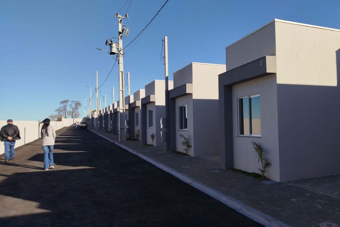 Em Ponta Grossa, mais 20 famílias conquistam a moradia própria com o Casa Fácil Paraná