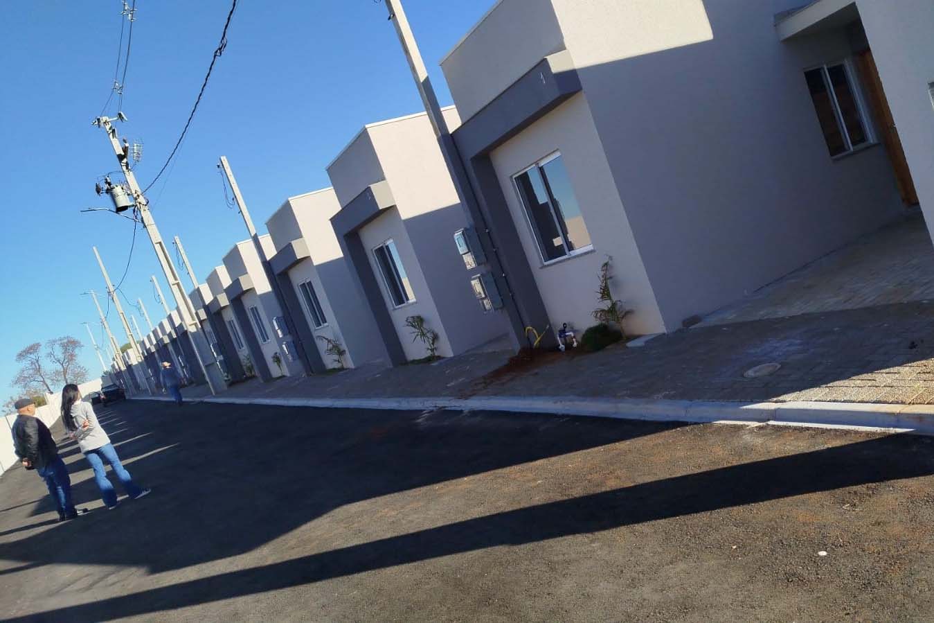 Em Ponta Grossa, mais 20 famílias conquistam a moradia própria com o Casa Fácil Paraná