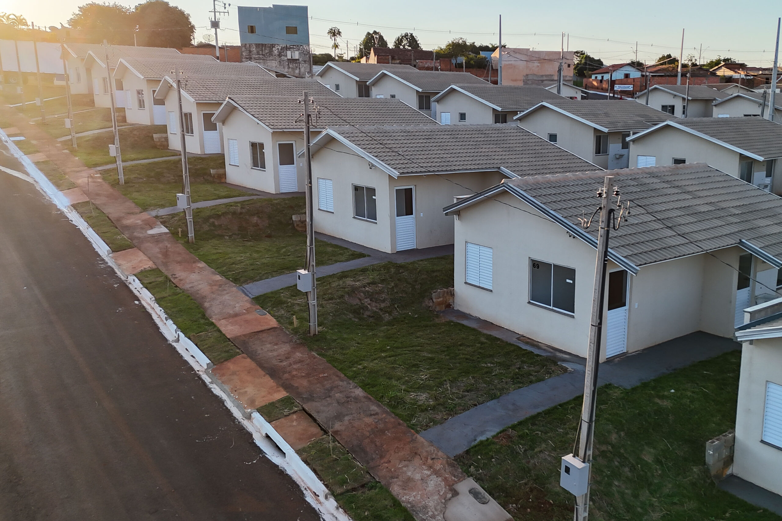 Casa Fácil: com ajuda do Estado, 134 famílias de Andirá conquistam a casa própria