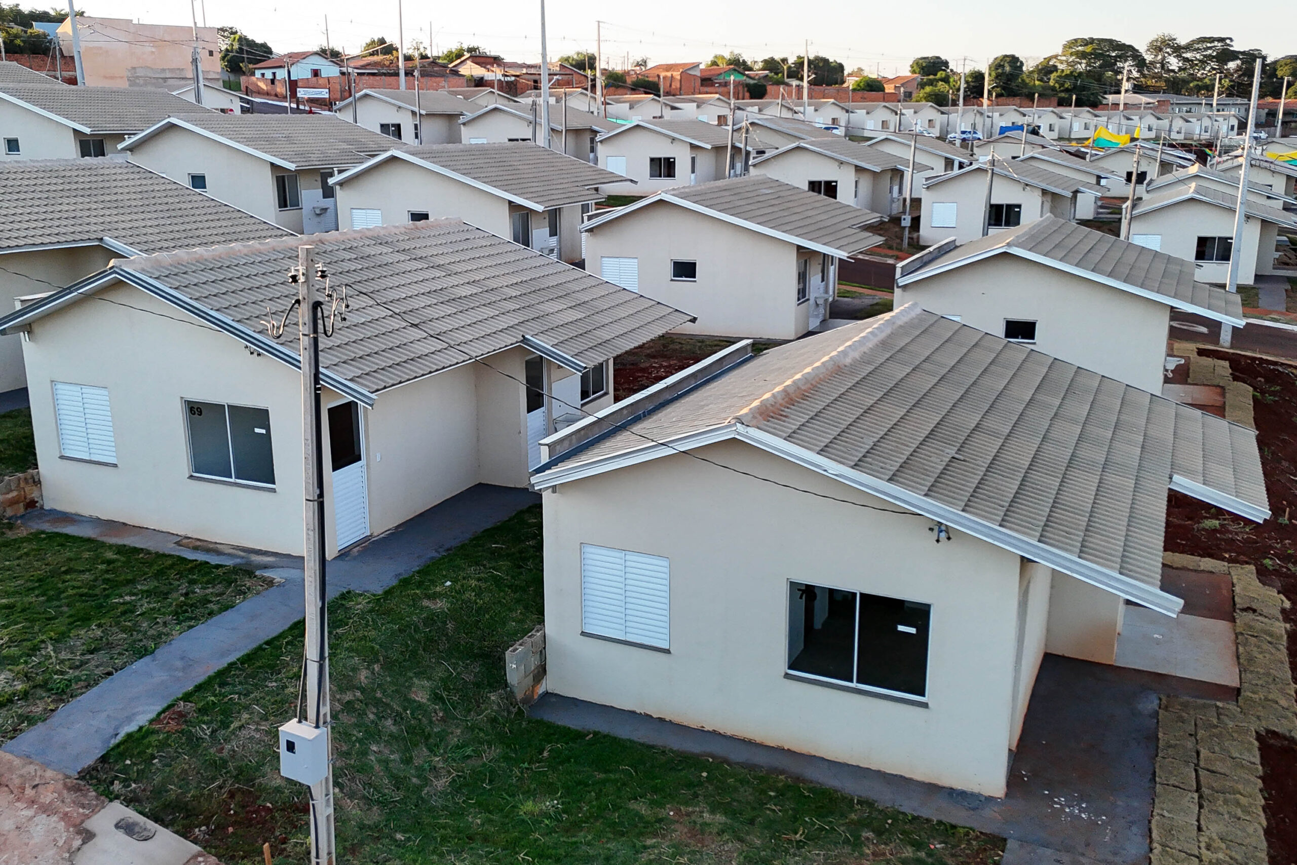 Casa Fácil: com ajuda do Estado, 134 famílias de Andirá conquistam a casa própria