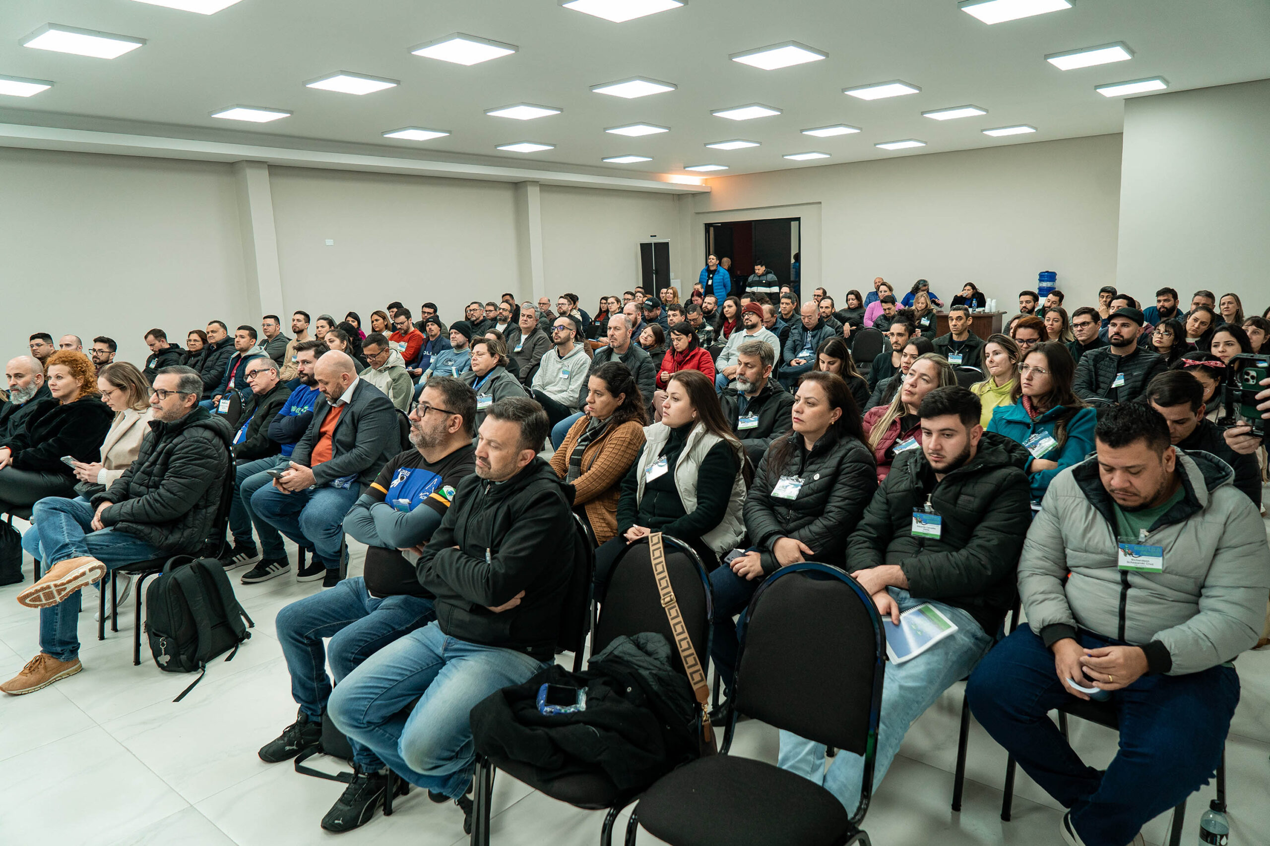 Com oficinas e palestras, Estado reforça treinamento de professores para uso de robótica