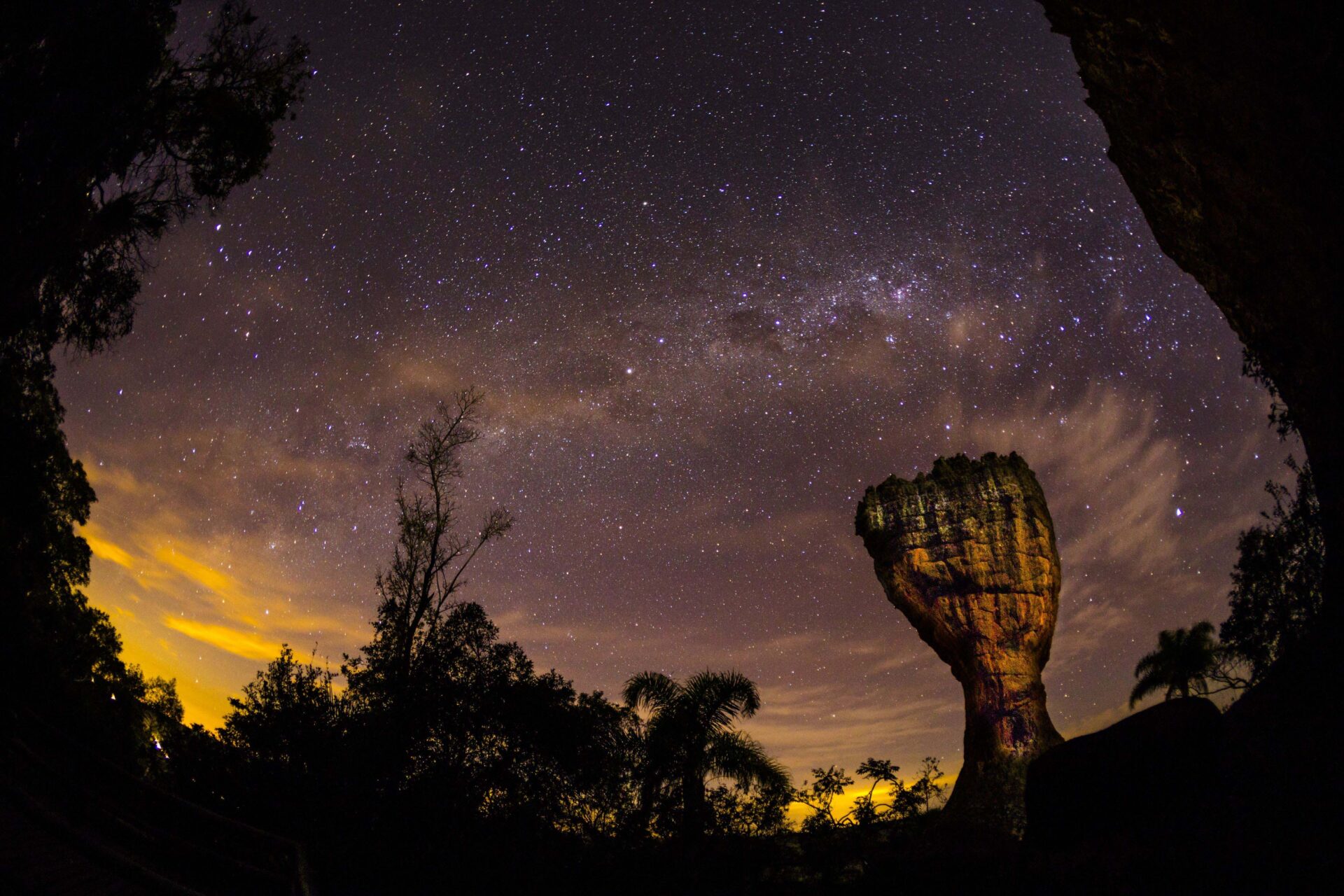 Turismo noturno no Paraná ganha força com rotas culturais, história, música e gastronomia