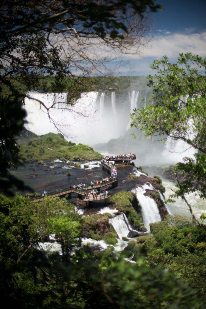 Alta de 23,7%: Paraná recebe mais de 627,8 mil turistas estrangeiros no 1º semestre
