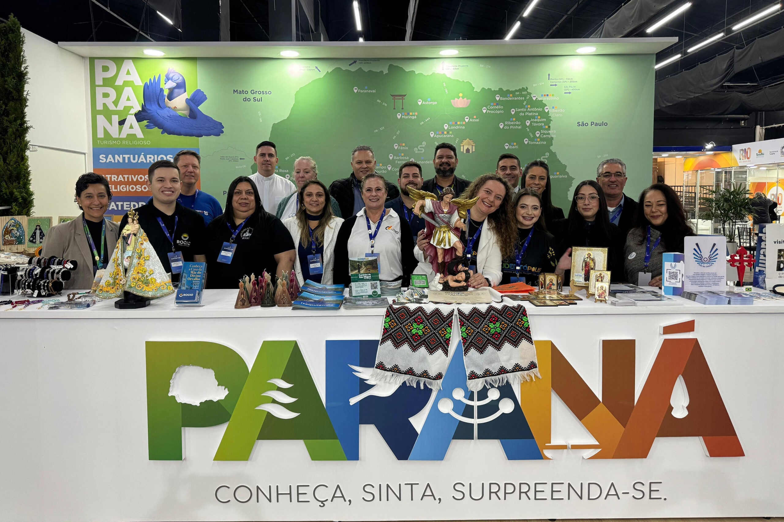 Estande do Paraná na ExpoCatólica mostra atrativos, artesanato e gastronomia típica