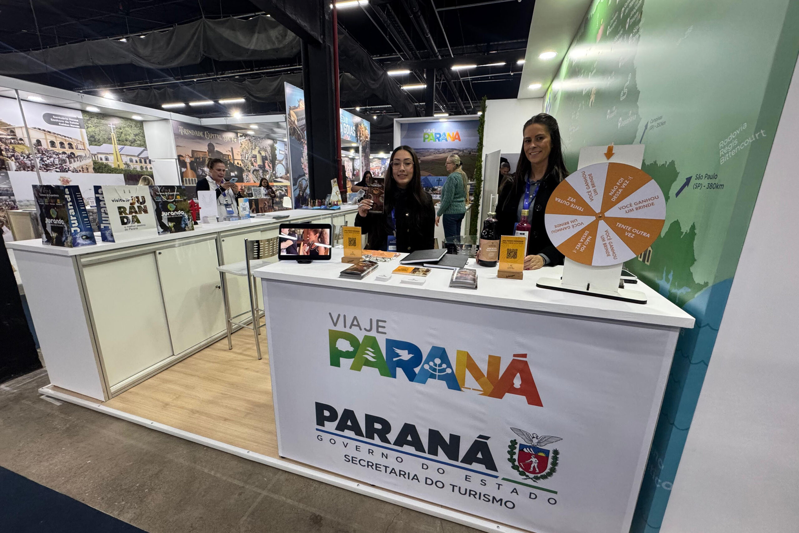 Estande do Paraná na ExpoCatólica mostra atrativos, artesanato e gastronomia típica
