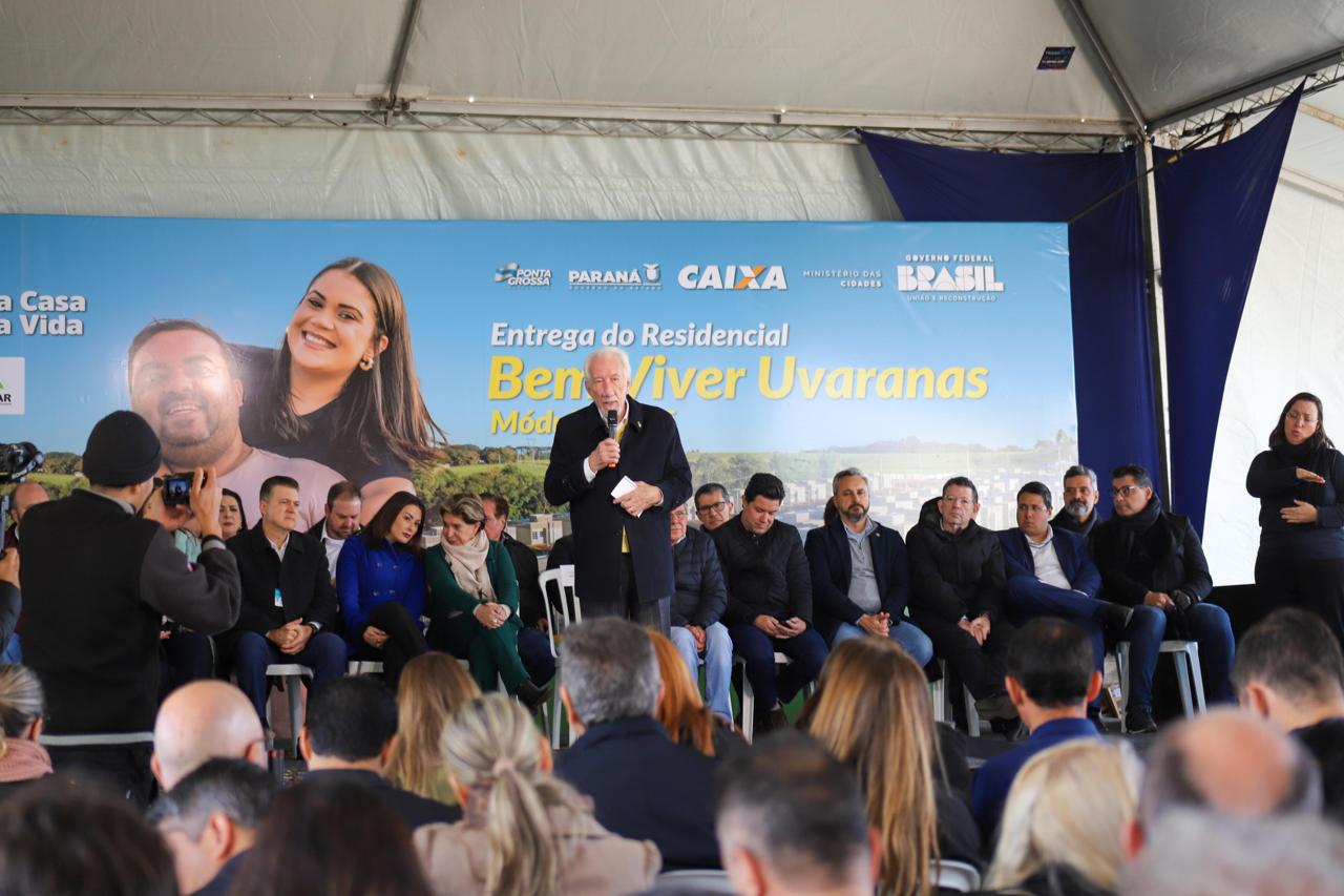 Construído com apoio do Estado, bairro planejado de Ponta Grossa recebe 293 novos moradores