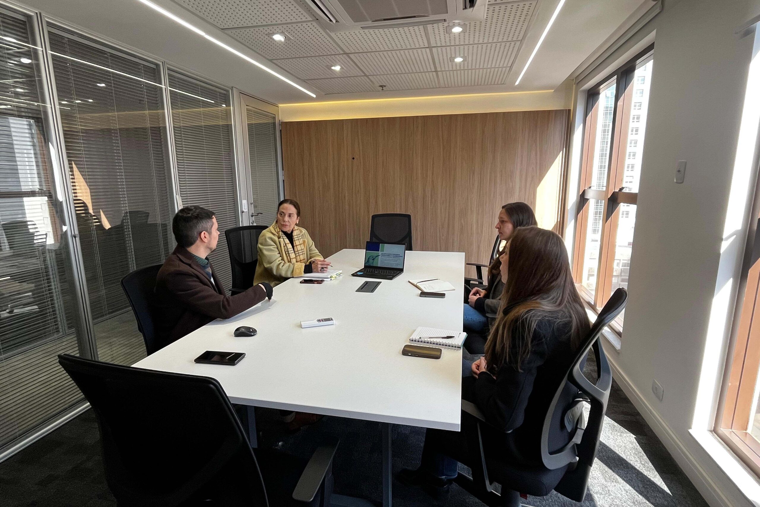 Invest Paraná atende em novo endereço no Centro de Curitiba