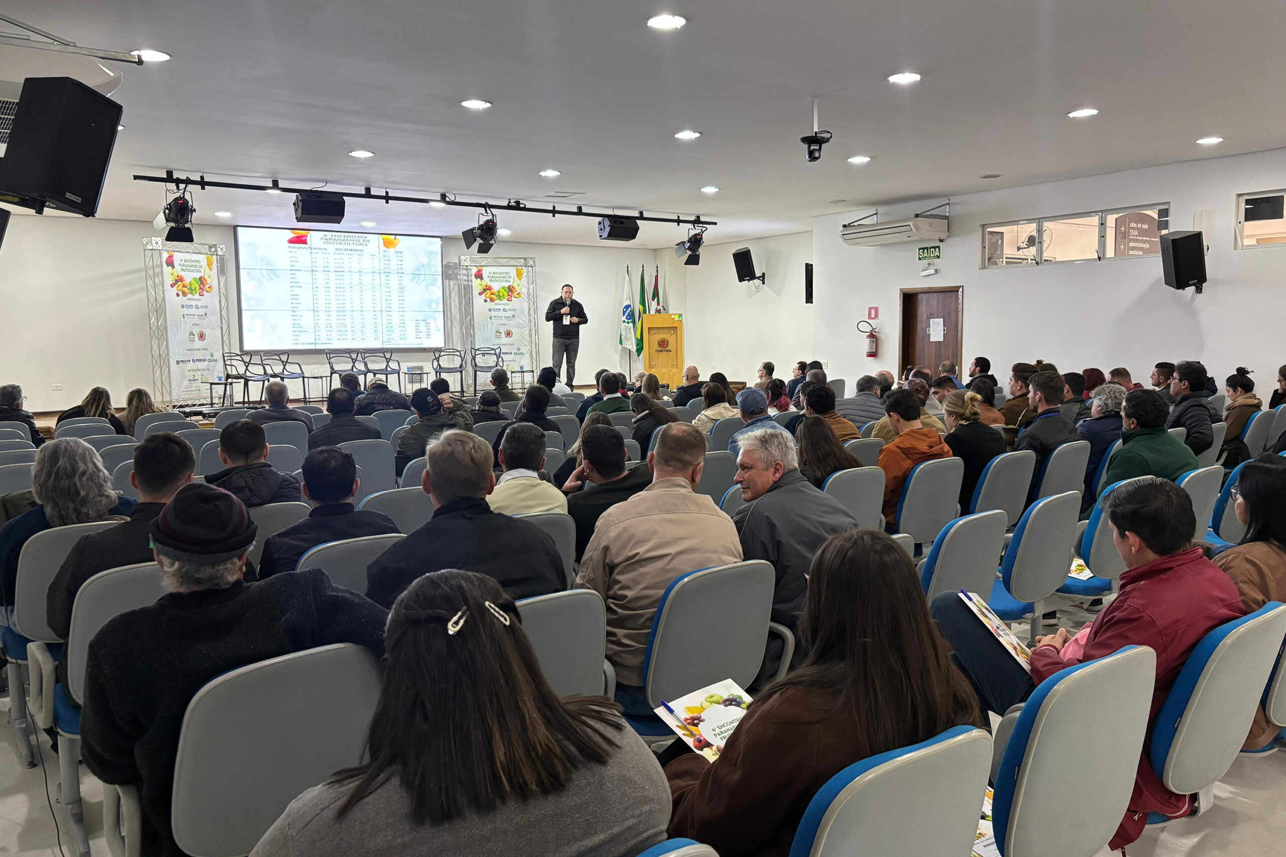 Encontro de fruticultura destaca oportunidades e desafios da atividade no Paraná