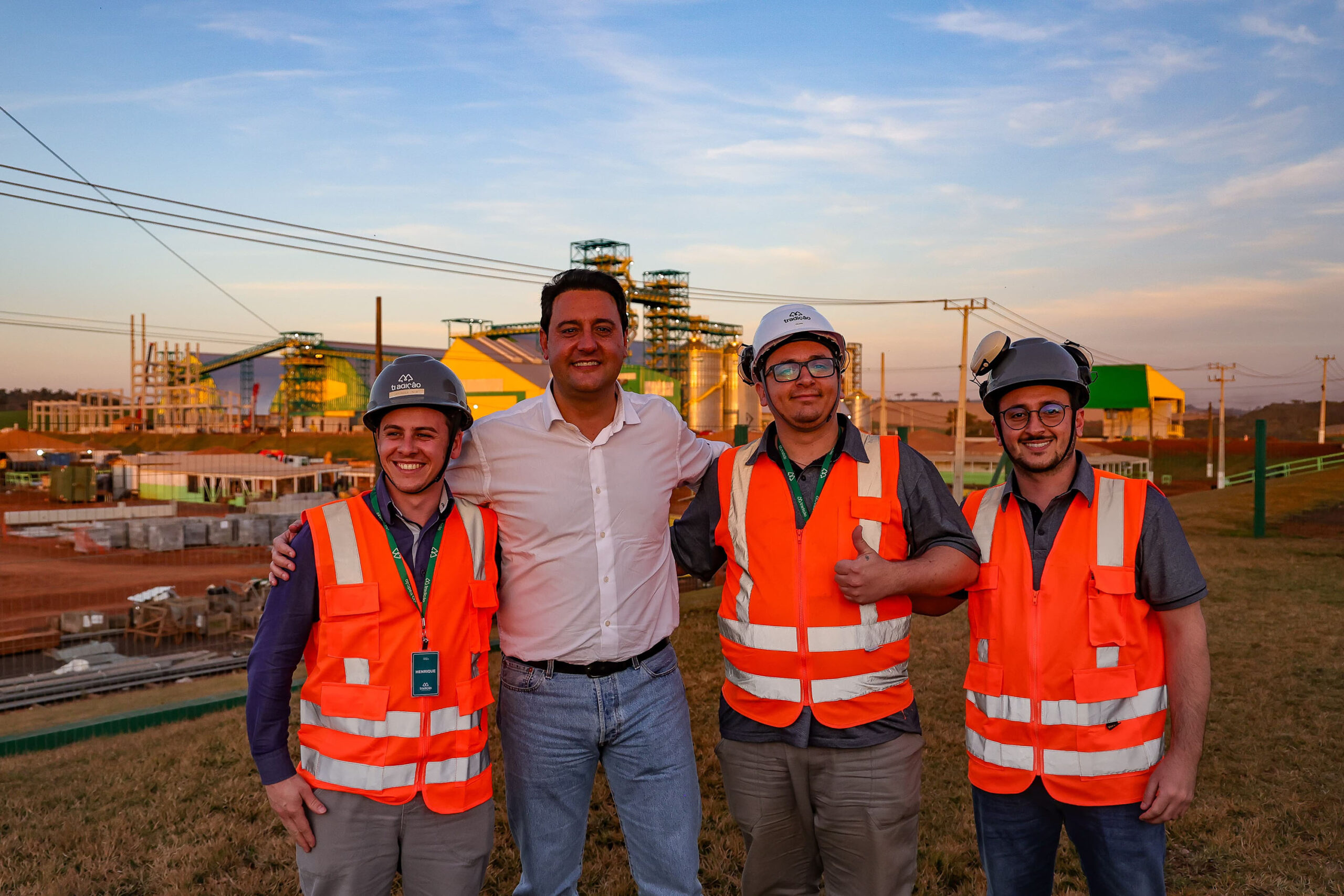 Ratinho Junior visita cooperativa que está investindo R$ 700 milhões em Pato Branco