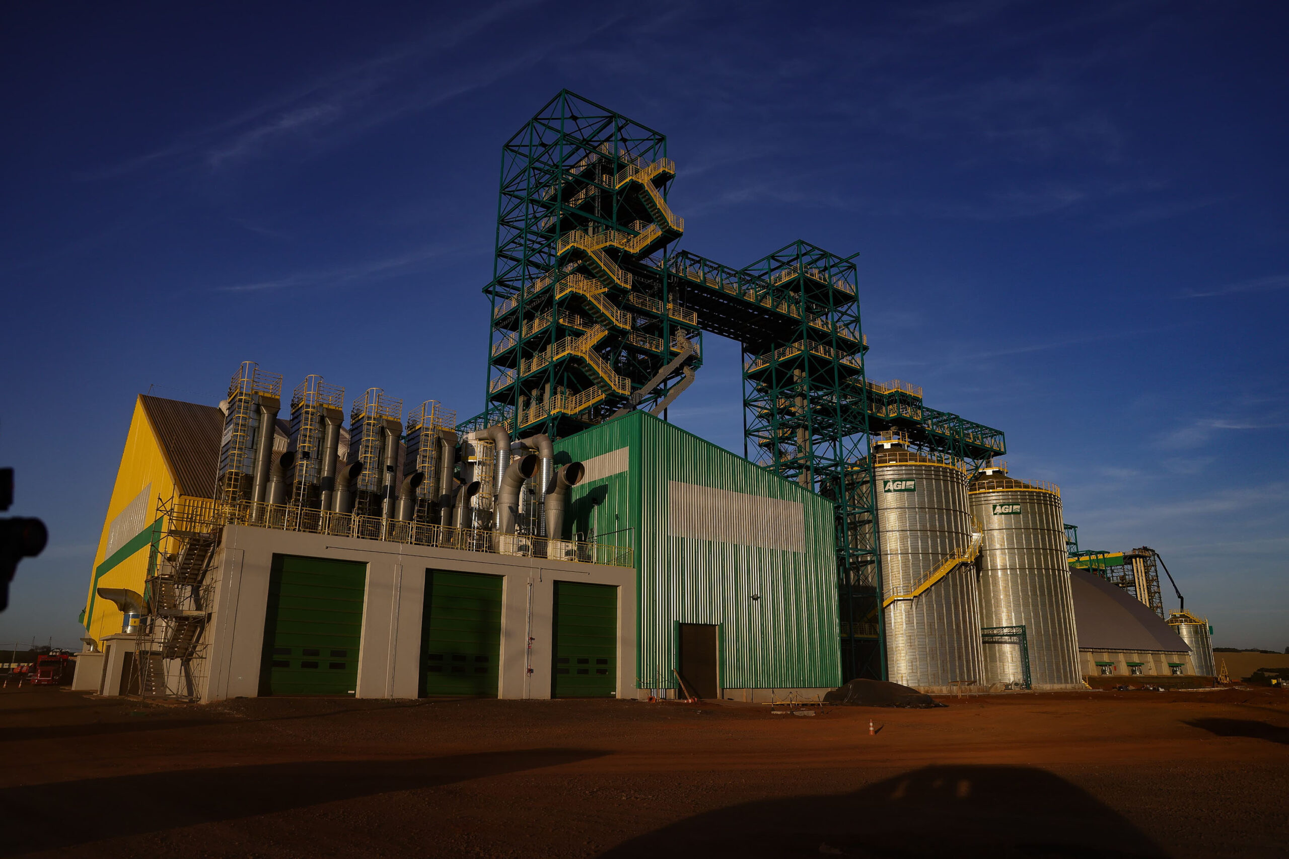 Ratinho Junior visita cooperativa que está investindo R$ 700 milhões em Pato Branco