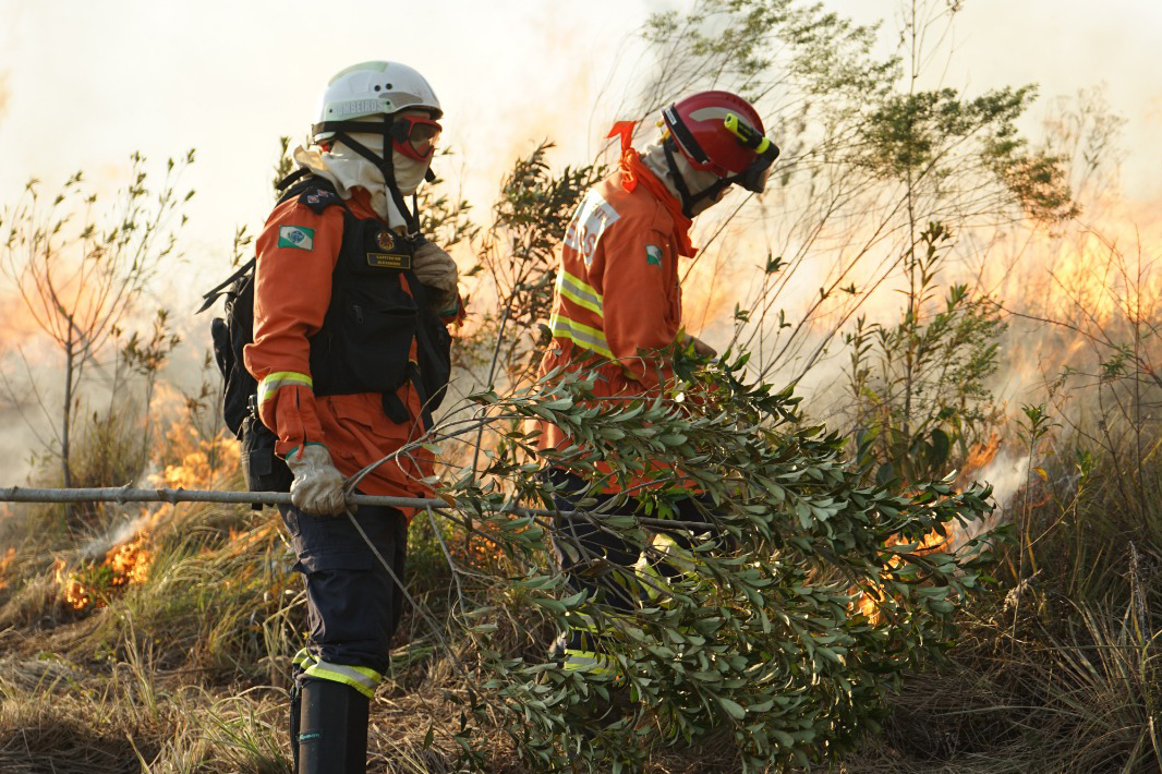 Dias secos e de sol aumentam ainda mais o risco de incêndios causados por balões