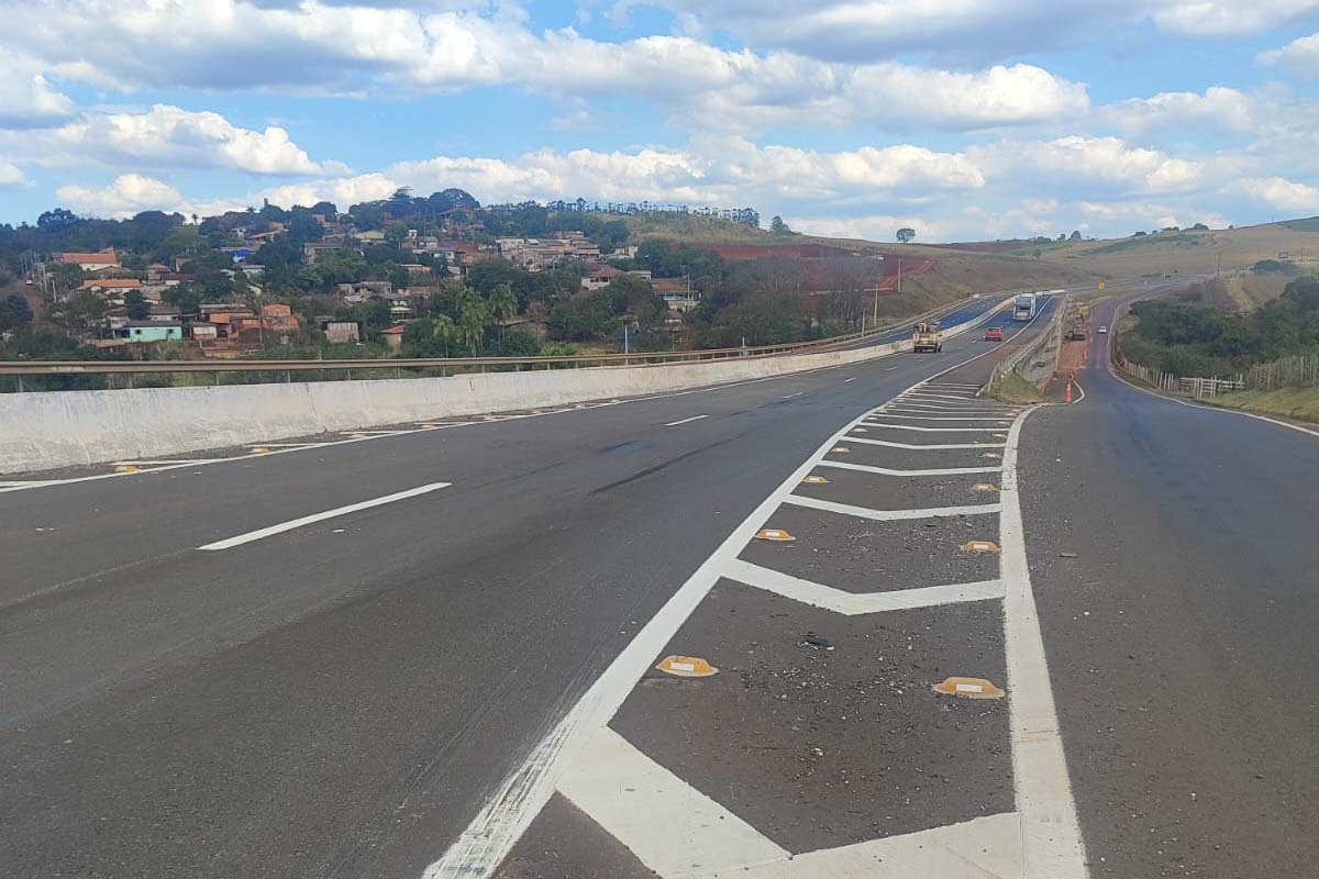 DER/PR libera tráfego de veículos na PR-445 no viaduto de acesso a Irerê, em Londrina