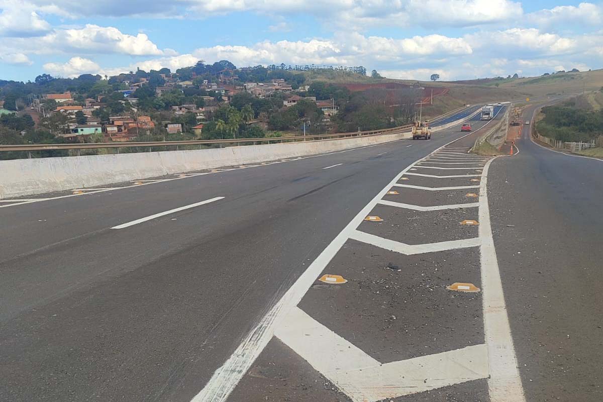 DER/PR libera tráfego de veículos na PR-445 no viaduto de acesso a Irerê, em Londrina
