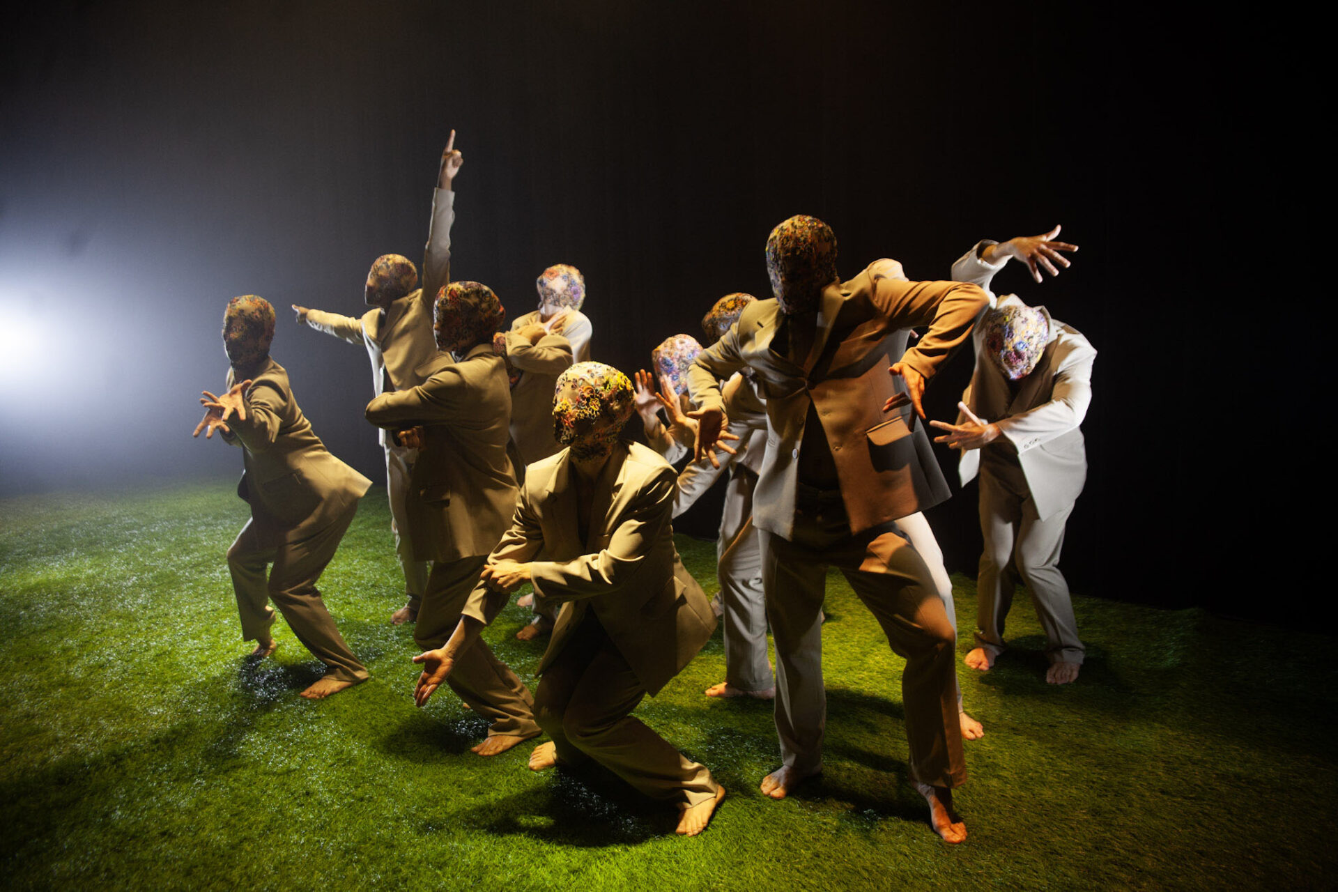 Balé Teatro Guaíra lança novo espetáculo em Curitiba e simultaneamente na Dinamarca