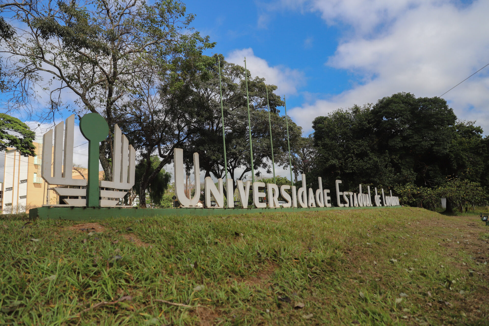 Concurso público para contratação de 102 docentes da UEL: inscrições encerram nesta terça-feira