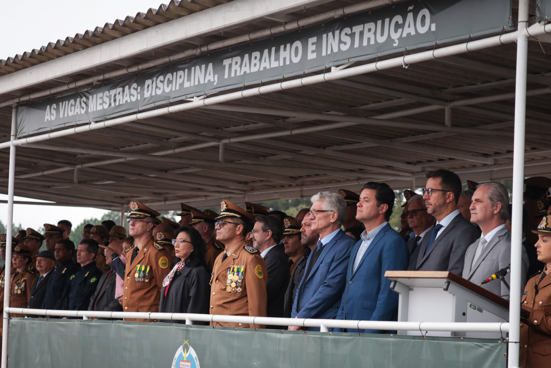 Medalha Coronel Sarmento: PMPR concede horaria a autoridades do Paraná