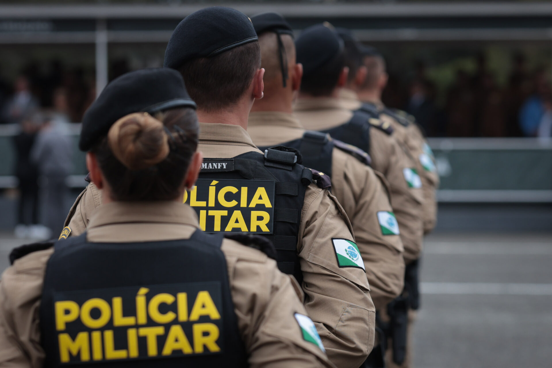 Medalha Coronel Sarmento: PMPR concede horaria a autoridades do Paraná