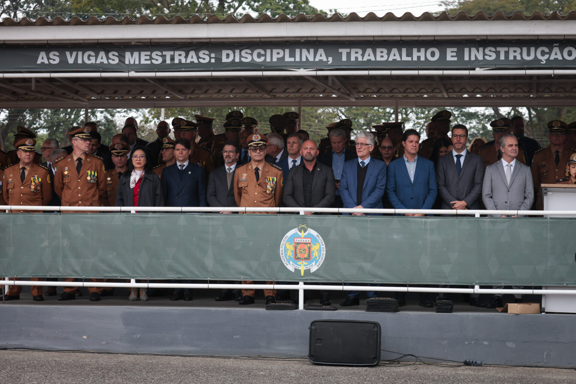 Medalha Coronel Sarmento: PMPR concede horaria a autoridades do Paraná