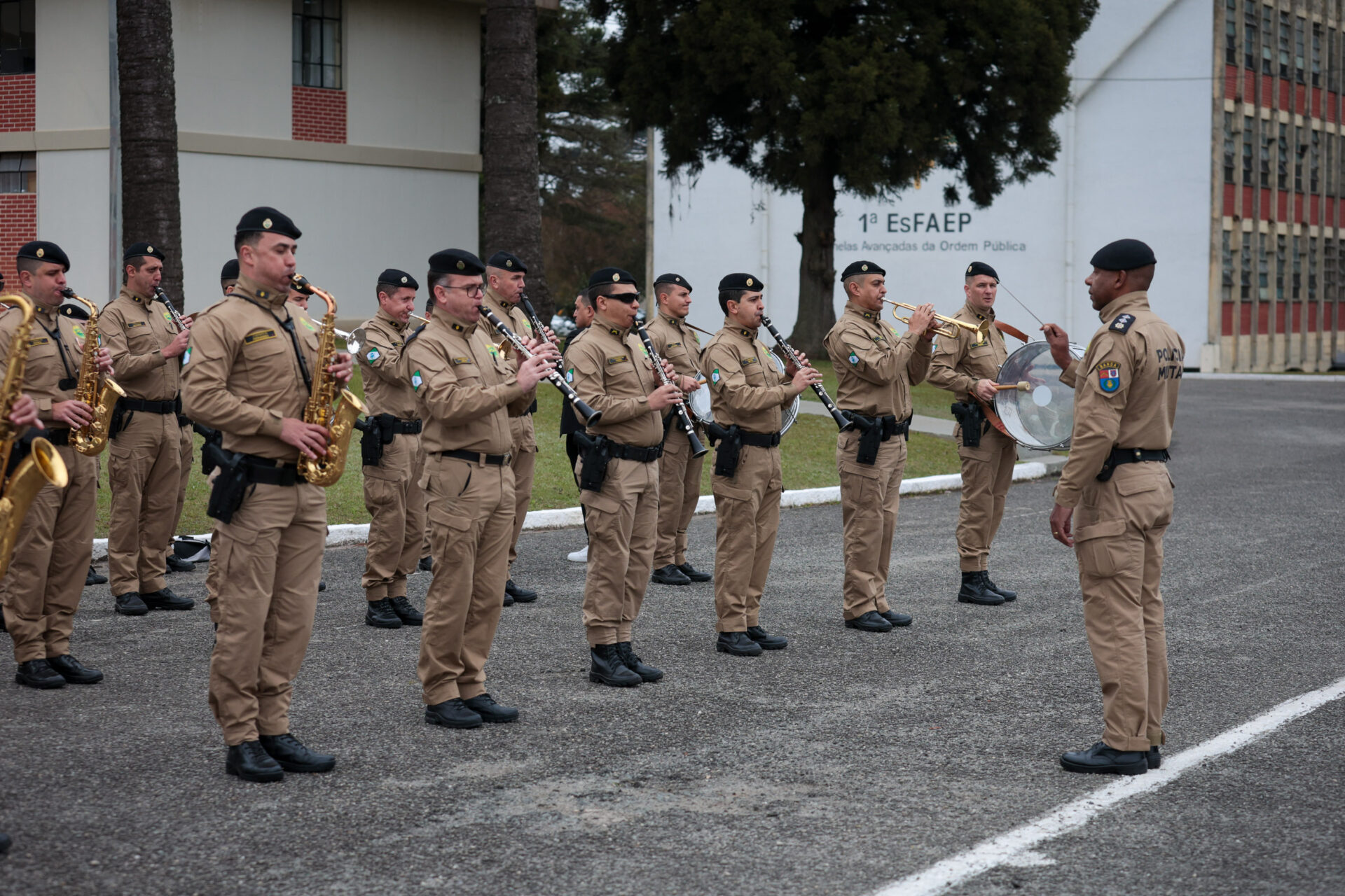 Medalha Coronel Sarmento: PMPR concede horaria a autoridades do Paraná