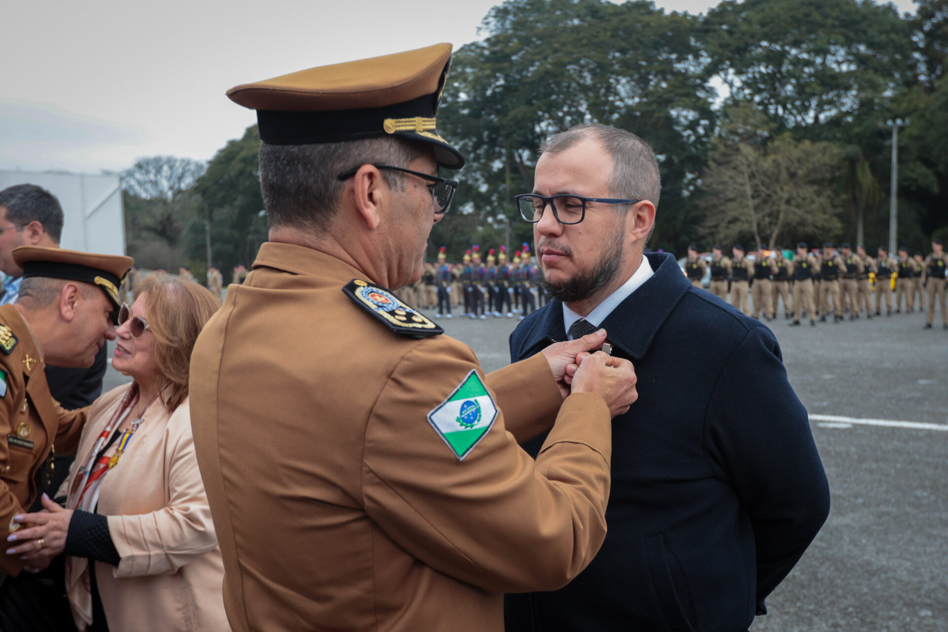 Medalha Coronel Sarmento: PMPR concede horaria a autoridades do Paraná