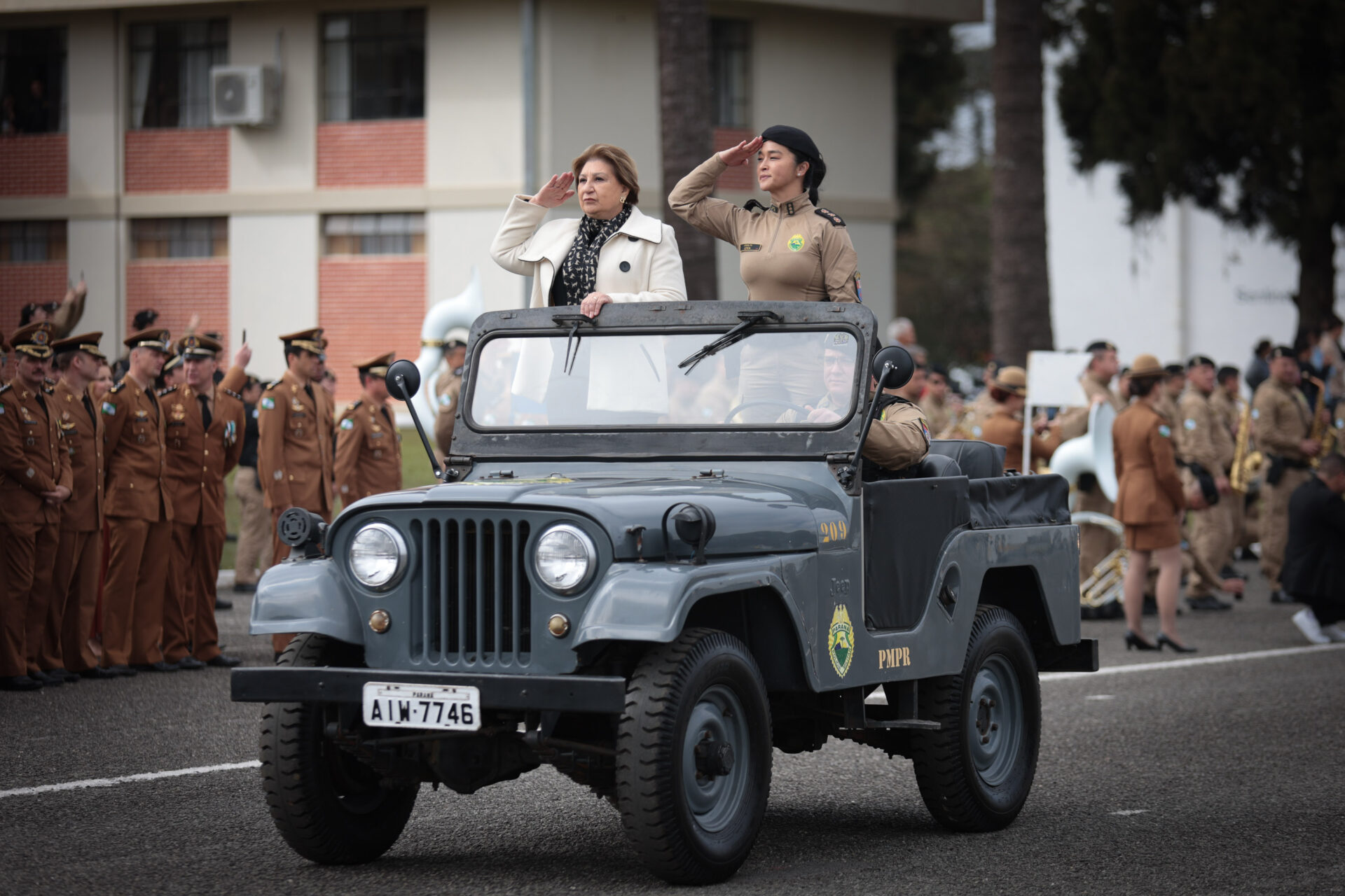 Medalha Coronel Sarmento: PMPR concede horaria a autoridades do Paraná