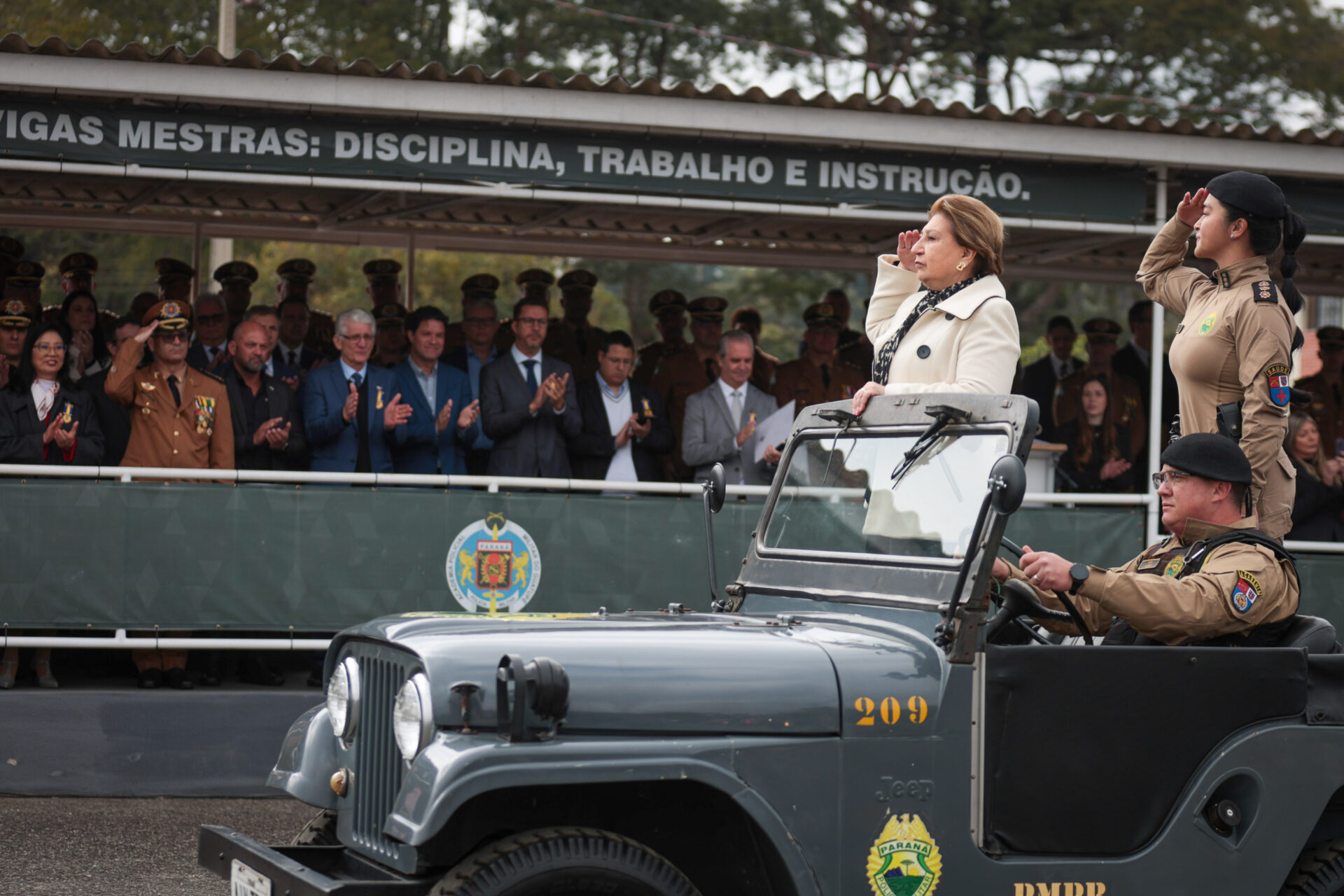 Medalha Coronel Sarmento: PMPR concede horaria a autoridades do Paraná