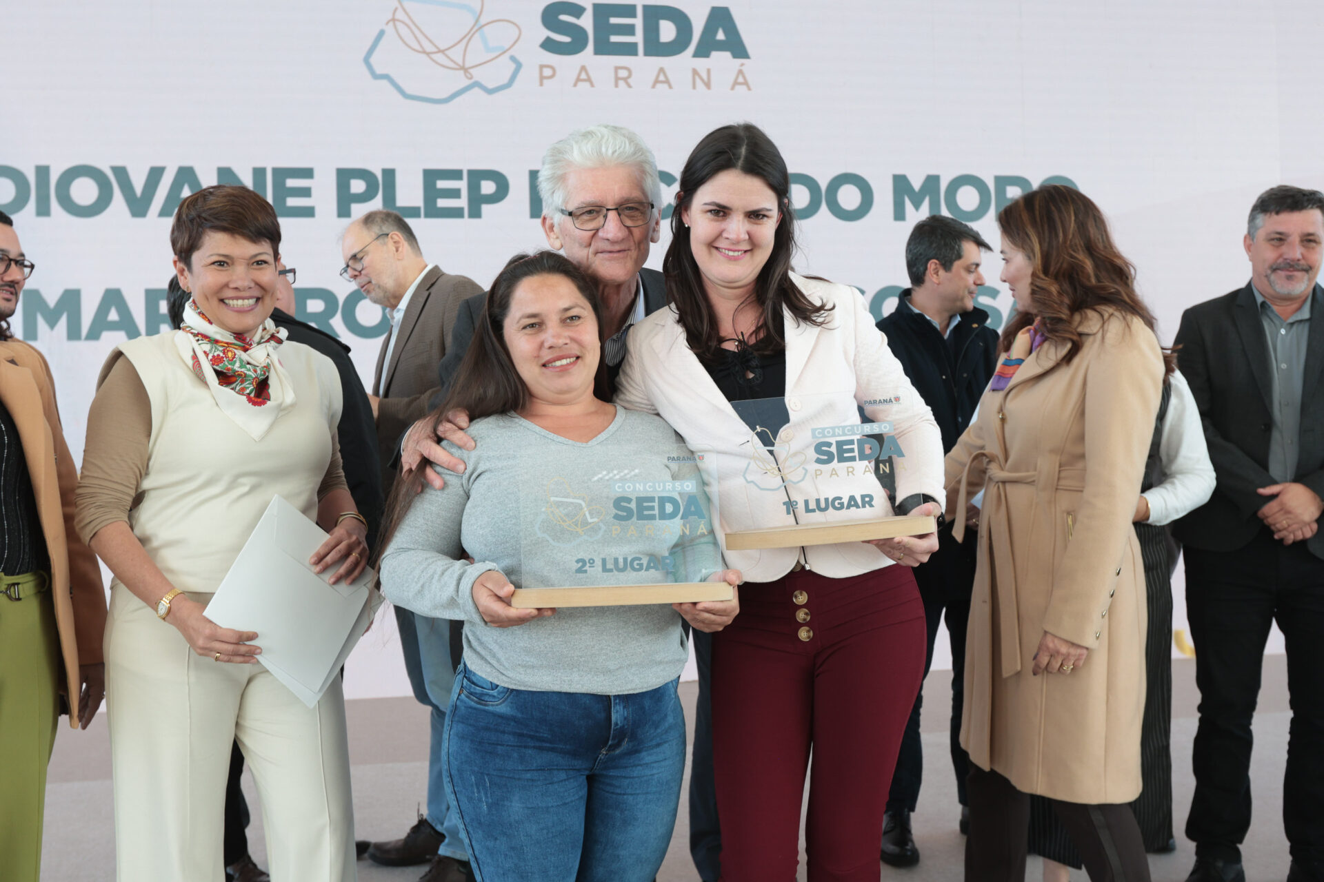 Produtoras de seda do Paraná são premiadas com viagem para a França