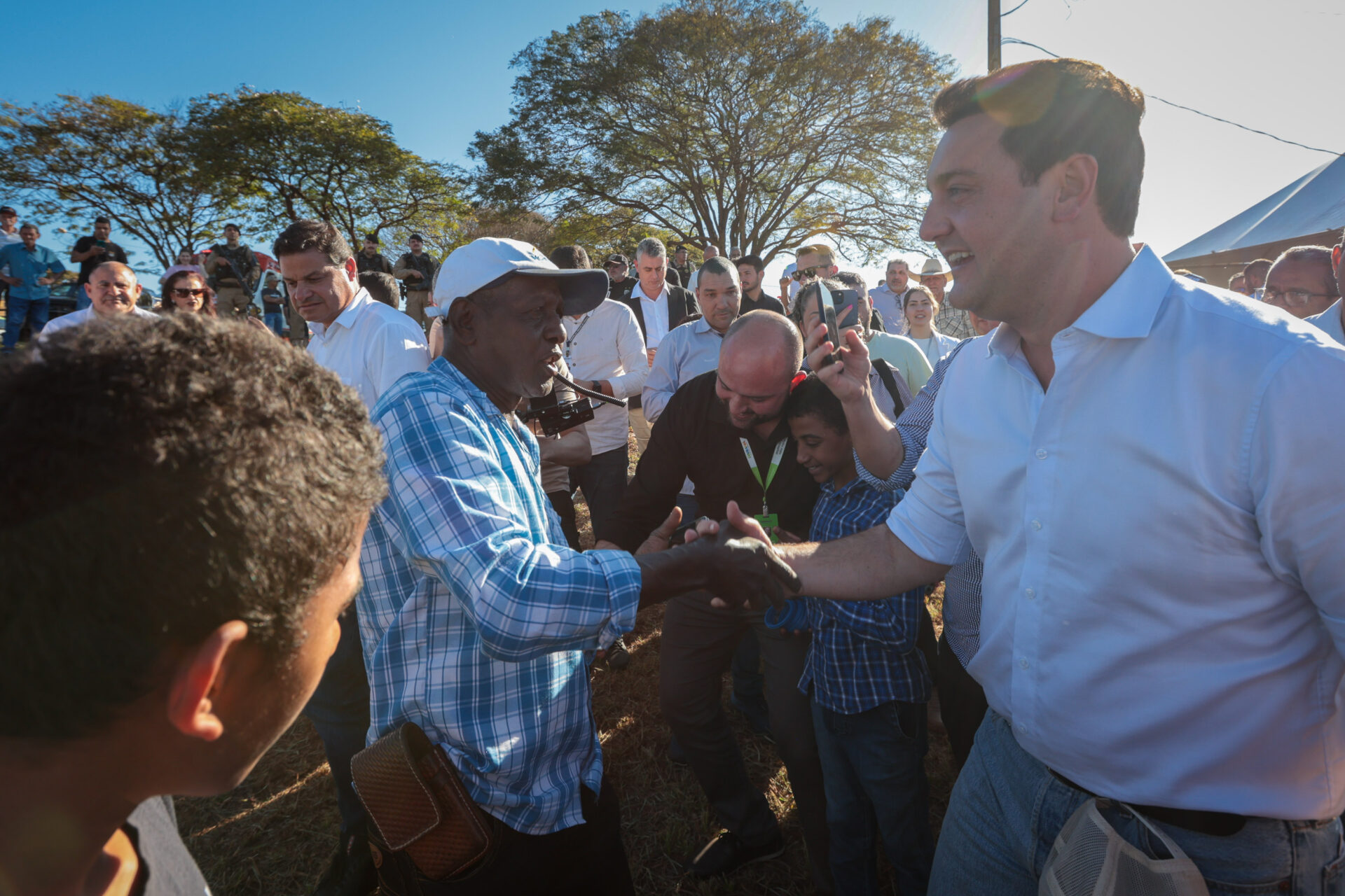 Ligação asfáltica entre distrito e Douradina beneficia 150 famílias e escoamento agrícola