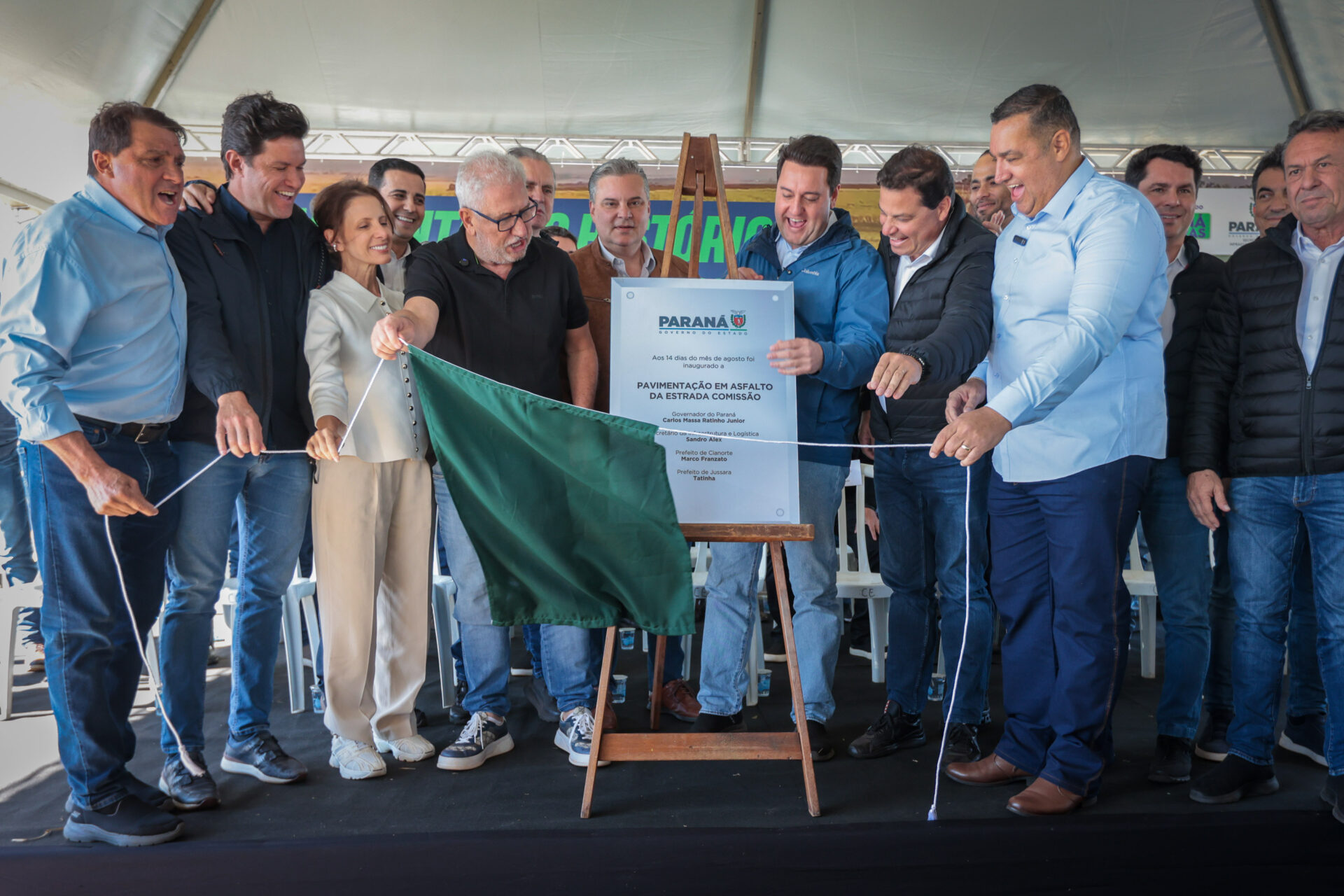 Ratinho Junior inaugura pavimentação que liga distrito de Cianorte a Jussara