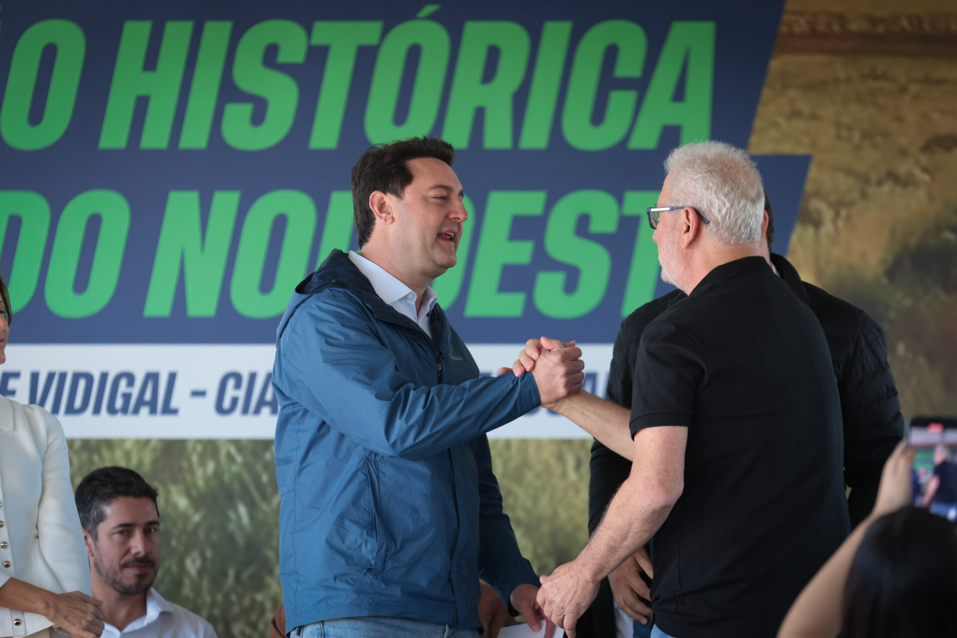 Ratinho Junior inaugura pavimentação que liga distrito de Cianorte a Jussara