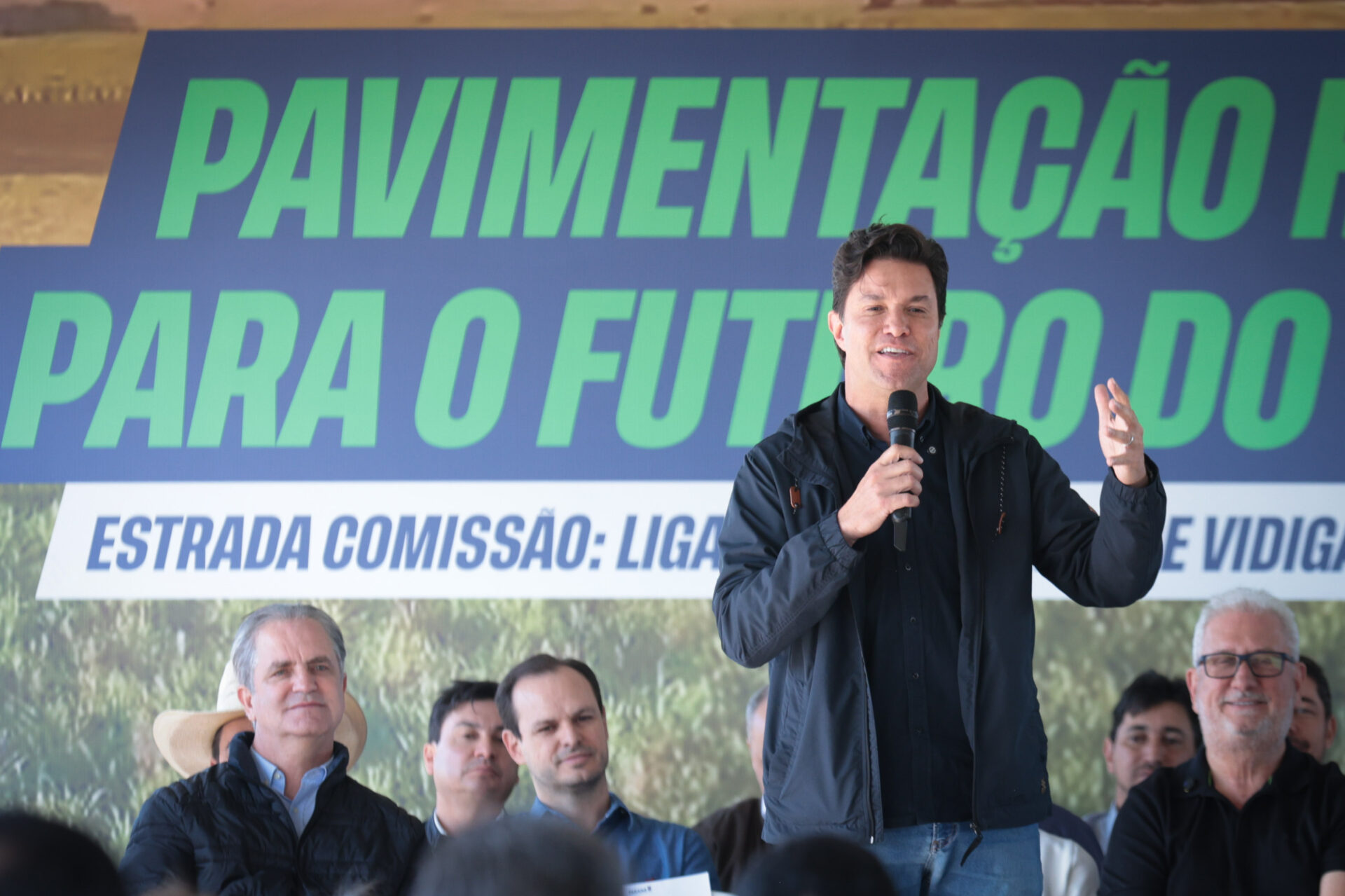 Ratinho Junior inaugura pavimentação que liga distrito de Cianorte a Jussara