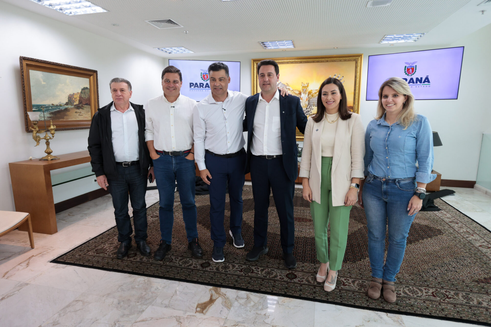 Ratinho Junior anuncia R$ 100 milhões para obras de pavimentação em Ponta Grossa