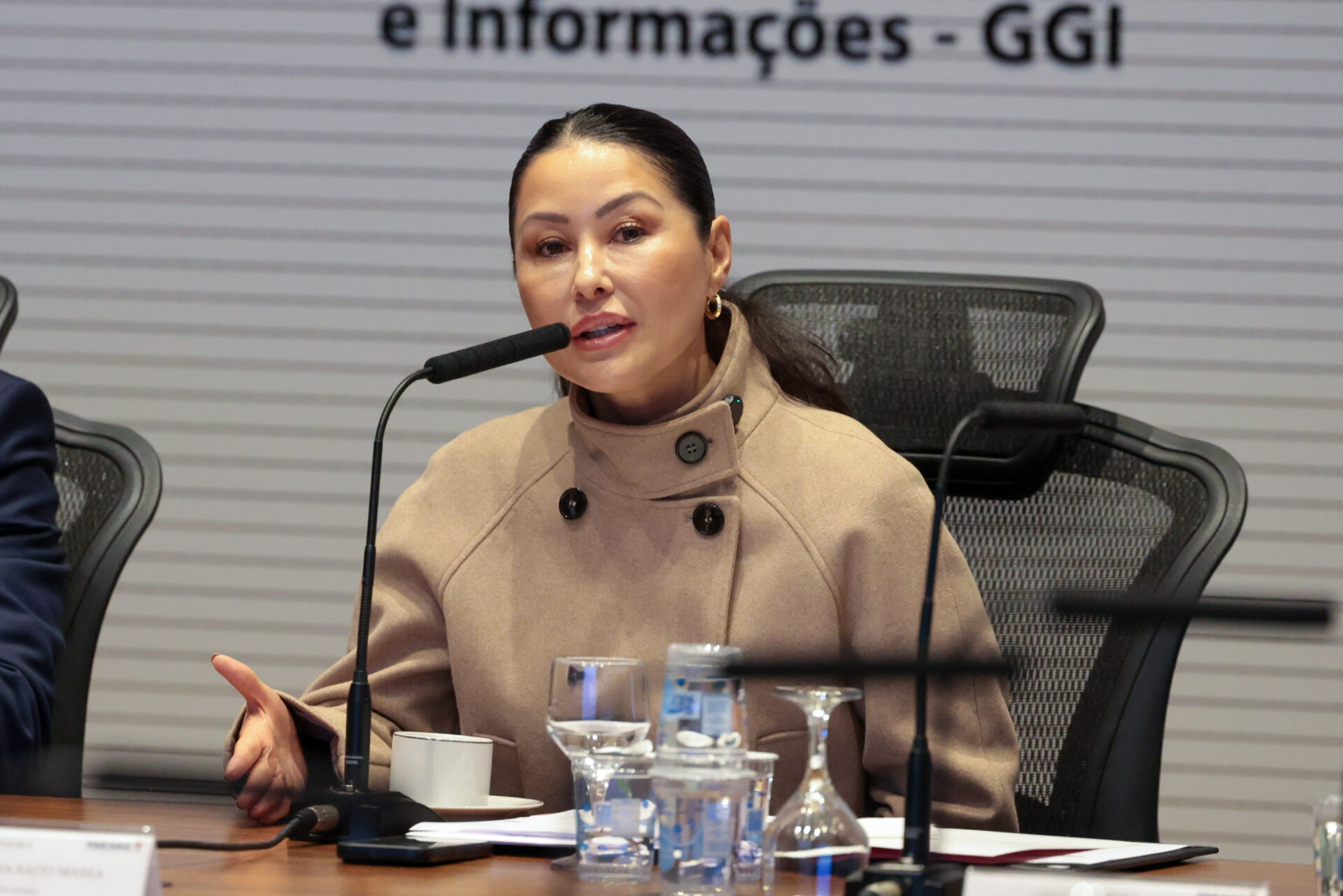 Luciana Massa se reúne com 370 primeiras-damas municipais para planejar Paraná Rosa