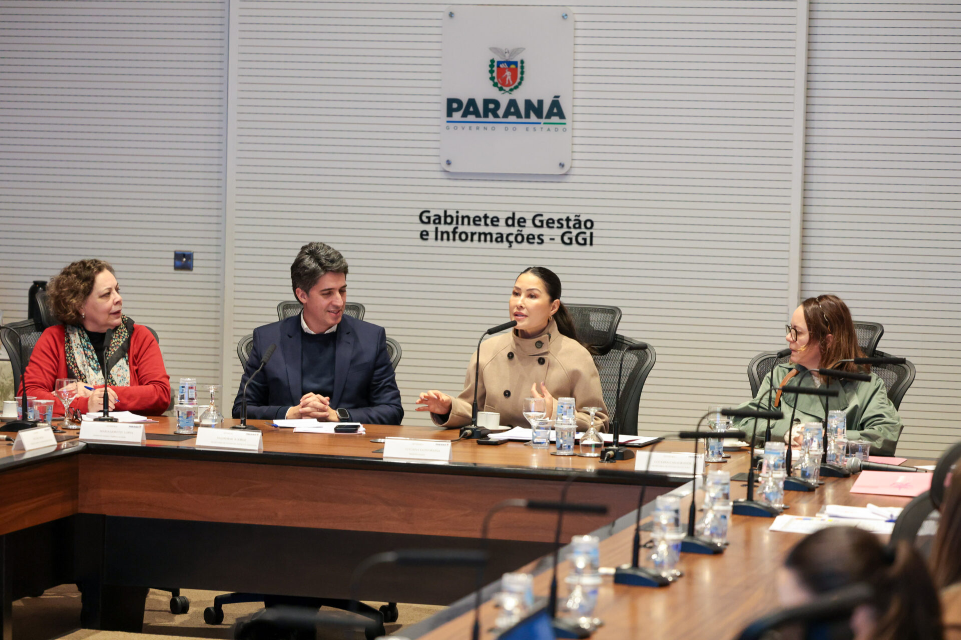 Luciana Massa se reúne com 370 primeiras-damas municipais para planejar Paraná Rosa