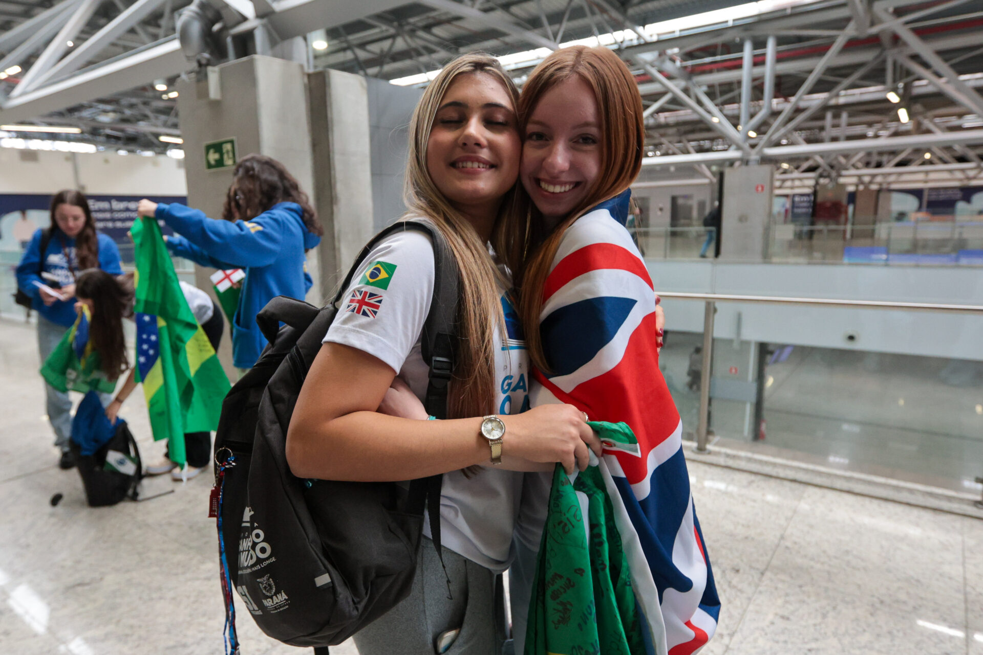 Ganhando o Mundo: 125 alunos embarcam para intercâmbio na Inglaterra e Irlanda