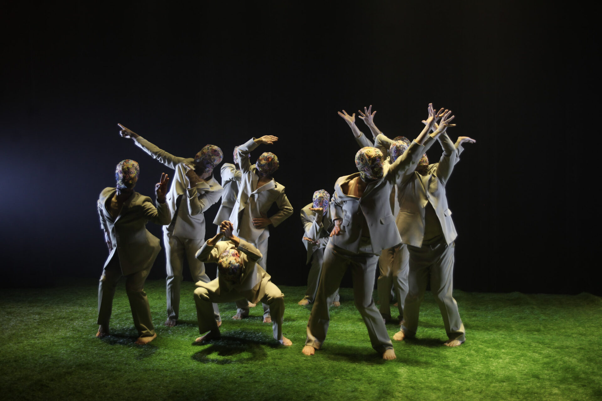 Sucesso: Balé Teatro Guaíra apresenta “Stol” e “V.I.C.A.” no Guairinha com ingressos já esgotados