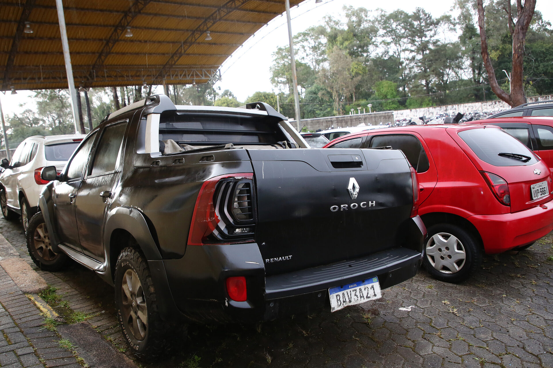 Harley a partir de R$ 13 mil: Detran-PR vai leiloar 148 veículos e materiais ferrosos