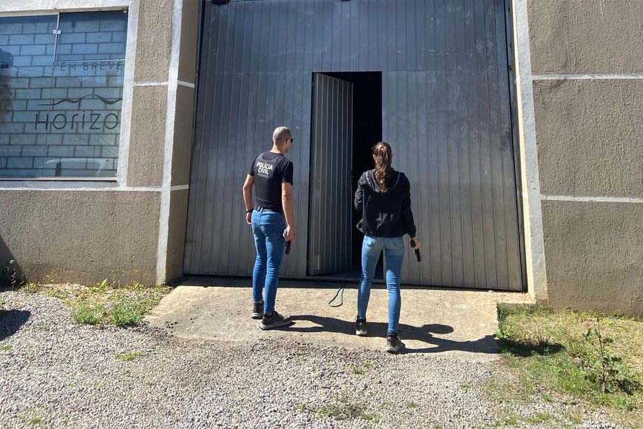 PCPR descobre falsificação de cerveja em barracão em Quatro Barras
