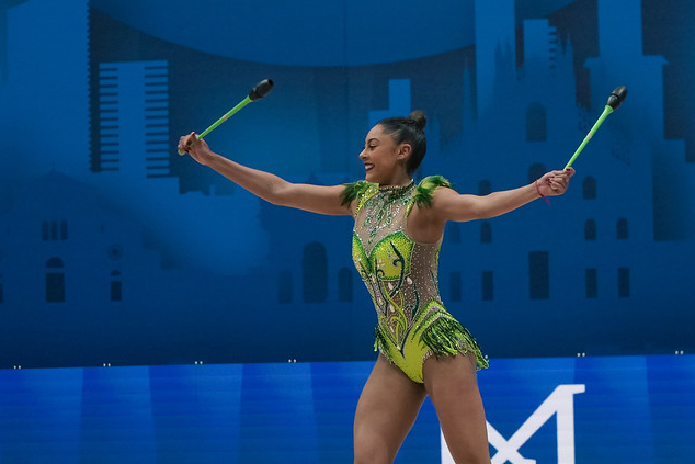Paranaense Bárbara Domingos conquista melhor resultado da história do Brasil no Mundial de Ginástica Rítmica