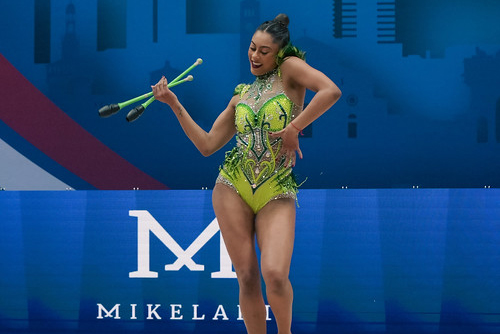 Paranaense Bárbara Domingos conquista melhor resultado da história do Brasil no Mundial de Ginástica Rítmica