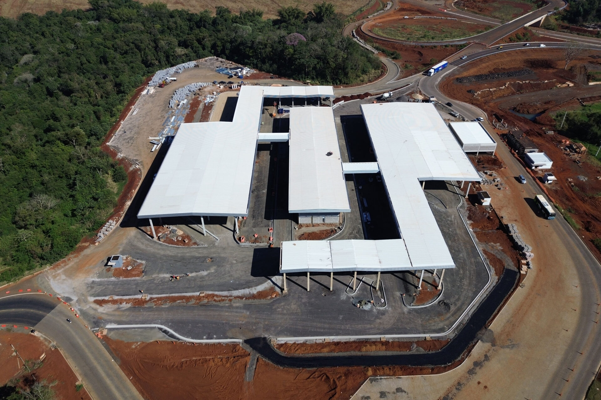 Obras da Perimetral Leste de Foz do Iguaçu avançam e chegam a 75% de execução