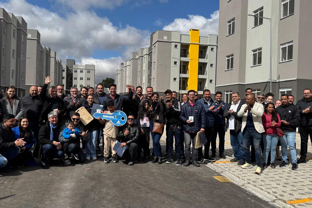 Programa Casa Fácil Paraná: residencial com 255 unidades é entregue em Araucária
