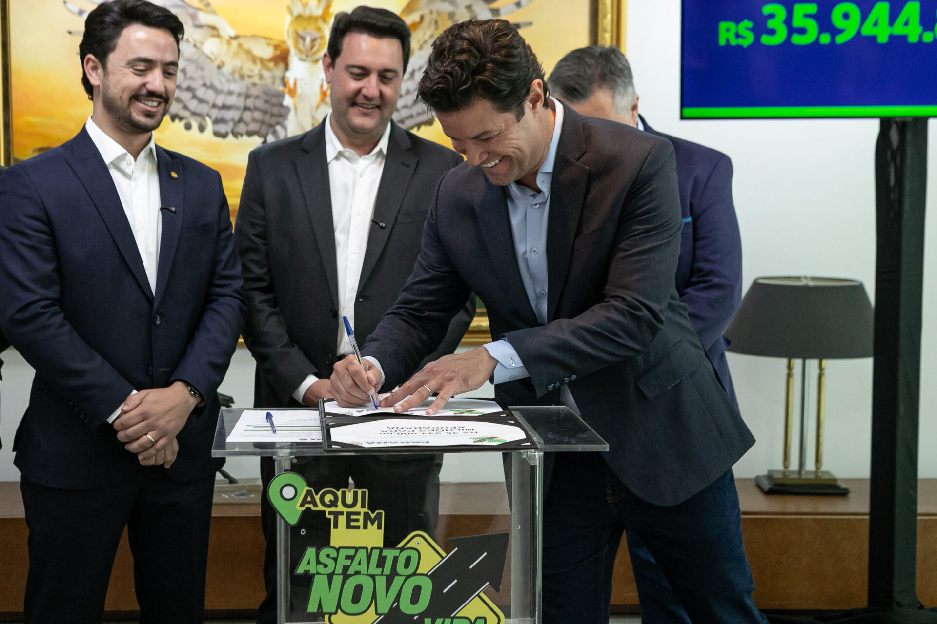 Estado investe R$ 257 milhões em pavimentação urbana em 5 grandes cidades do Paraná