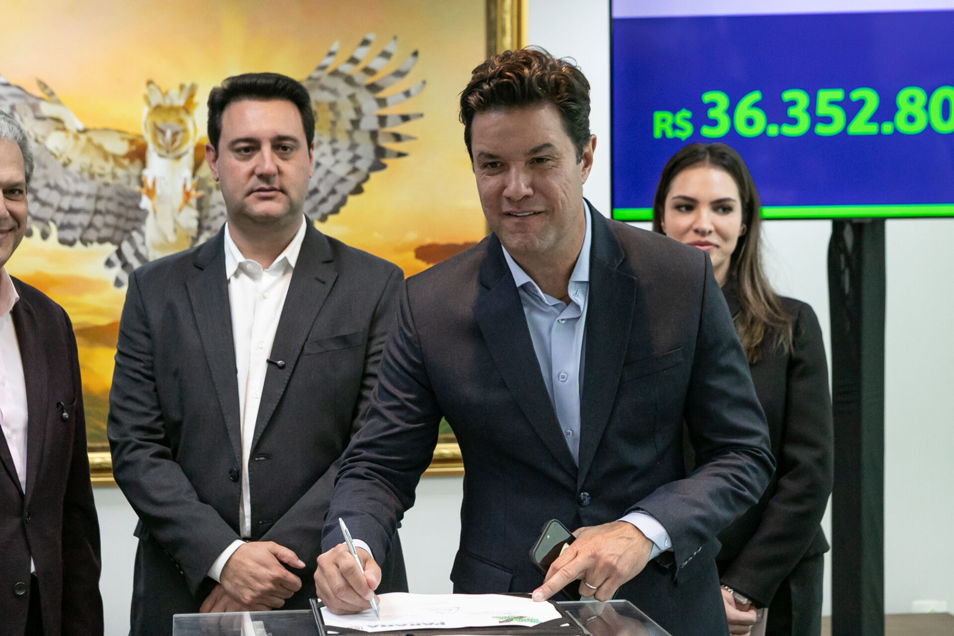 Estado investe R$ 257 milhões em pavimentação urbana em 5 grandes cidades do Paraná
