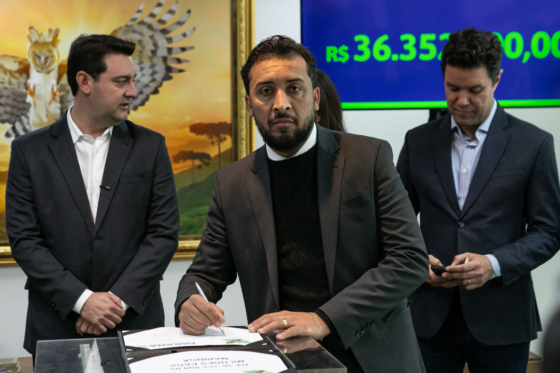 Estado investe R$ 257 milhões em pavimentação urbana em 5 grandes cidades do Paraná