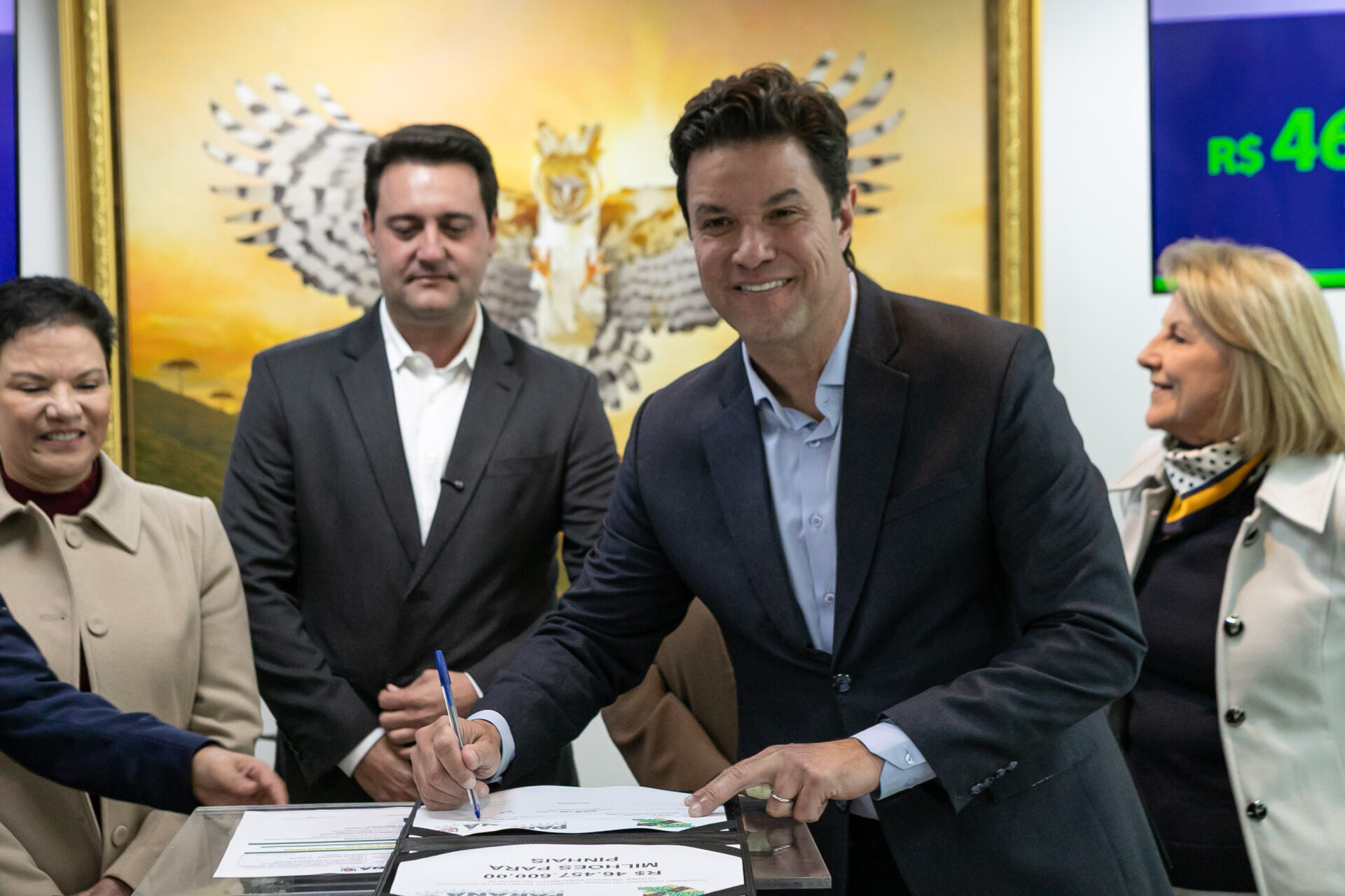 Estado libera R$ 293,7 milhões do Asfalto Novo, Vida Nova para quatro cidades da RMC